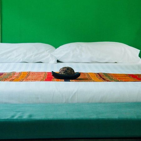 Easy Time Resort Laem Sai Beach Bagian luar foto