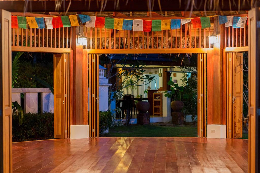 Easy Time Resort Laem Sai Beach Bagian luar foto