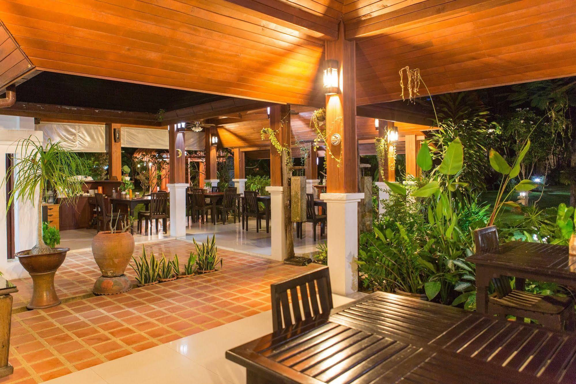 Easy Time Resort Laem Sai Beach Bagian luar foto
