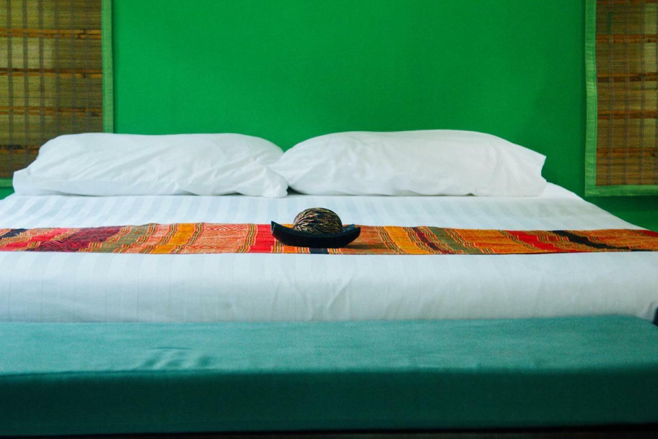 Easy Time Resort Laem Sai Beach Bagian luar foto